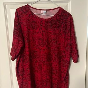 Lularoe size medium rose top.